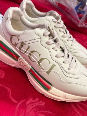 Gucci Cream Leather Sneakers with Green-Red Stripe
